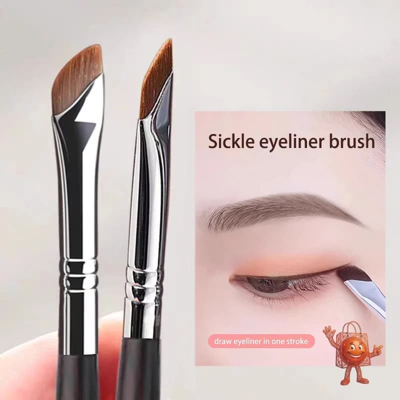 A $1.71 Blade-Tip Makeup Brush Worth Actually Considering