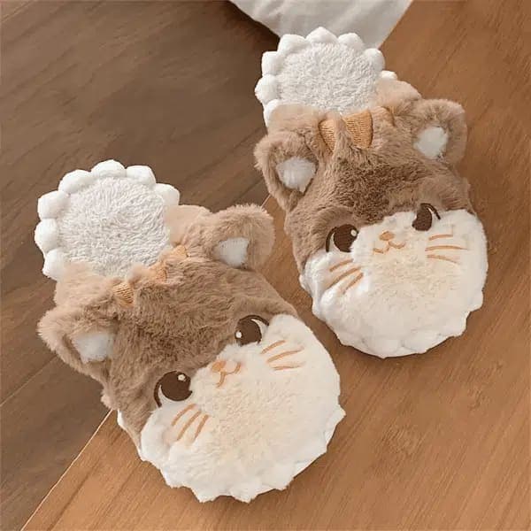 Zapatos de casa gato lindo