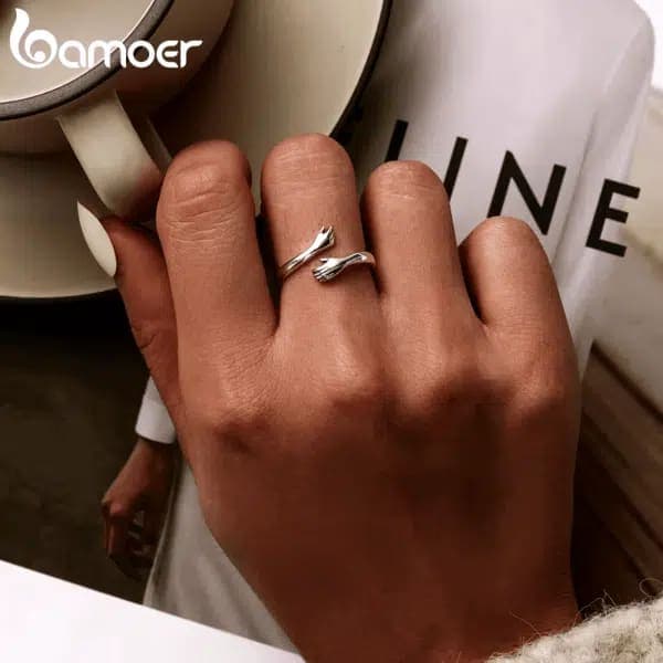 Adjustable Hugging Hands Ring in 925 Silver